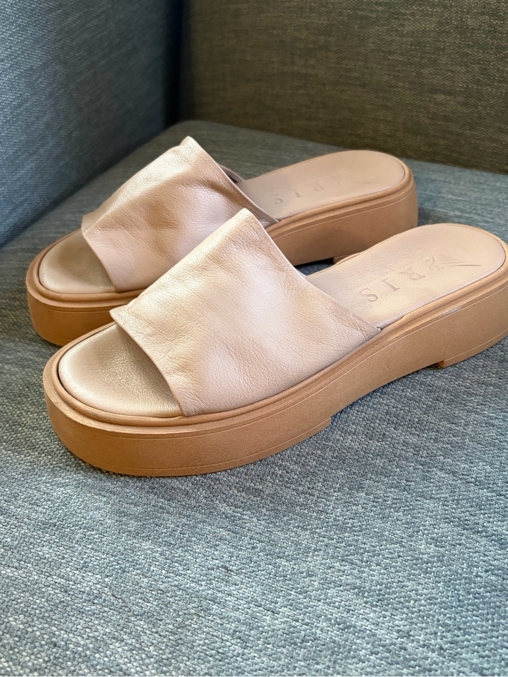 ⁠2RIS Handmade Greek Leather Platform Slide Sandals Nude Beige 38 US 7.5-8⁠